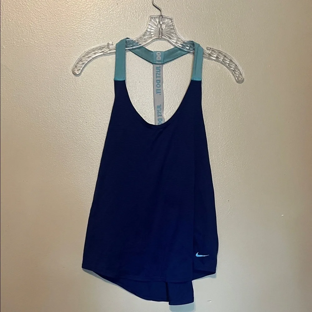 Nike Women's Dark Blue and Light Blue Tank Top medium, loose fit, dri-fit